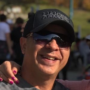 Meet your Posher, Carlos